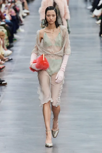 Look 5